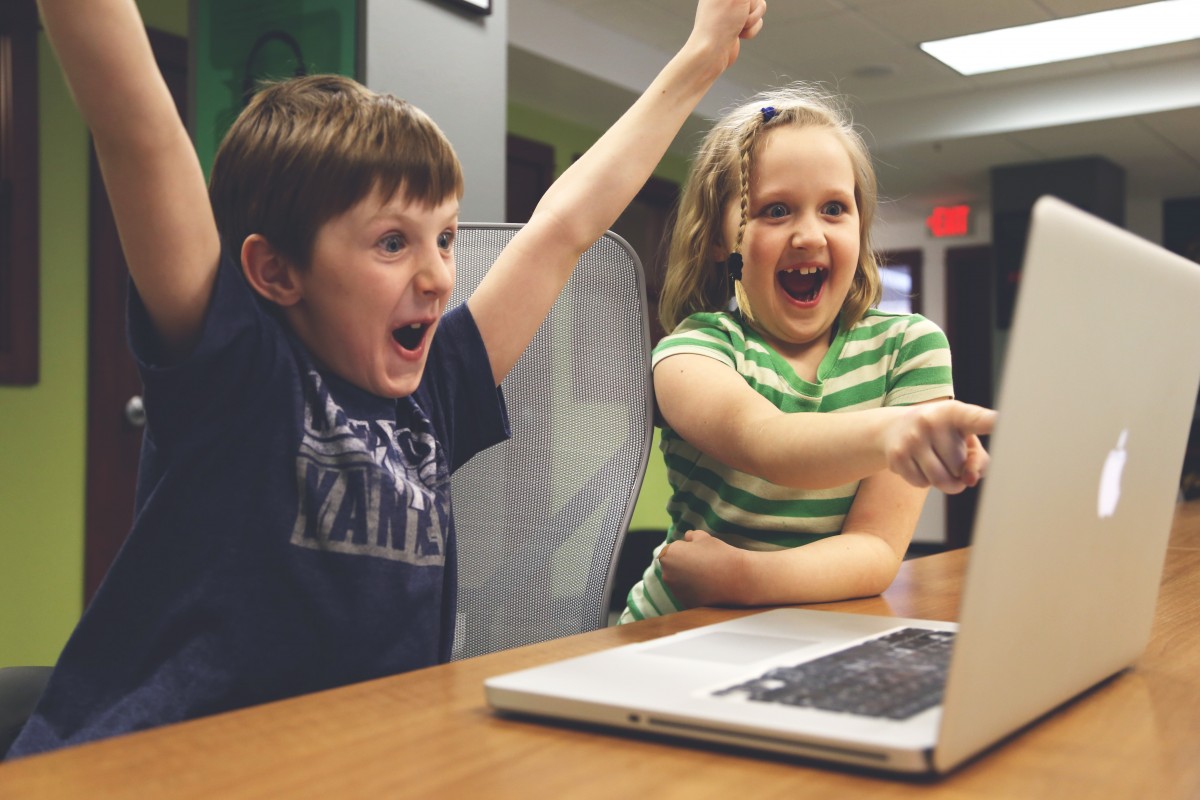 children_win_success_video_game_play_happy_notebooks_creative-764632.jpg